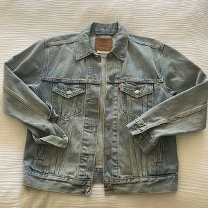 Levi’s Oversized Denim Jacket
